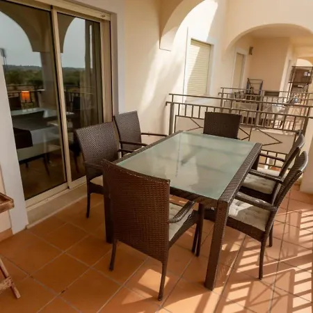 Espacoso Com Piscina Daire *
